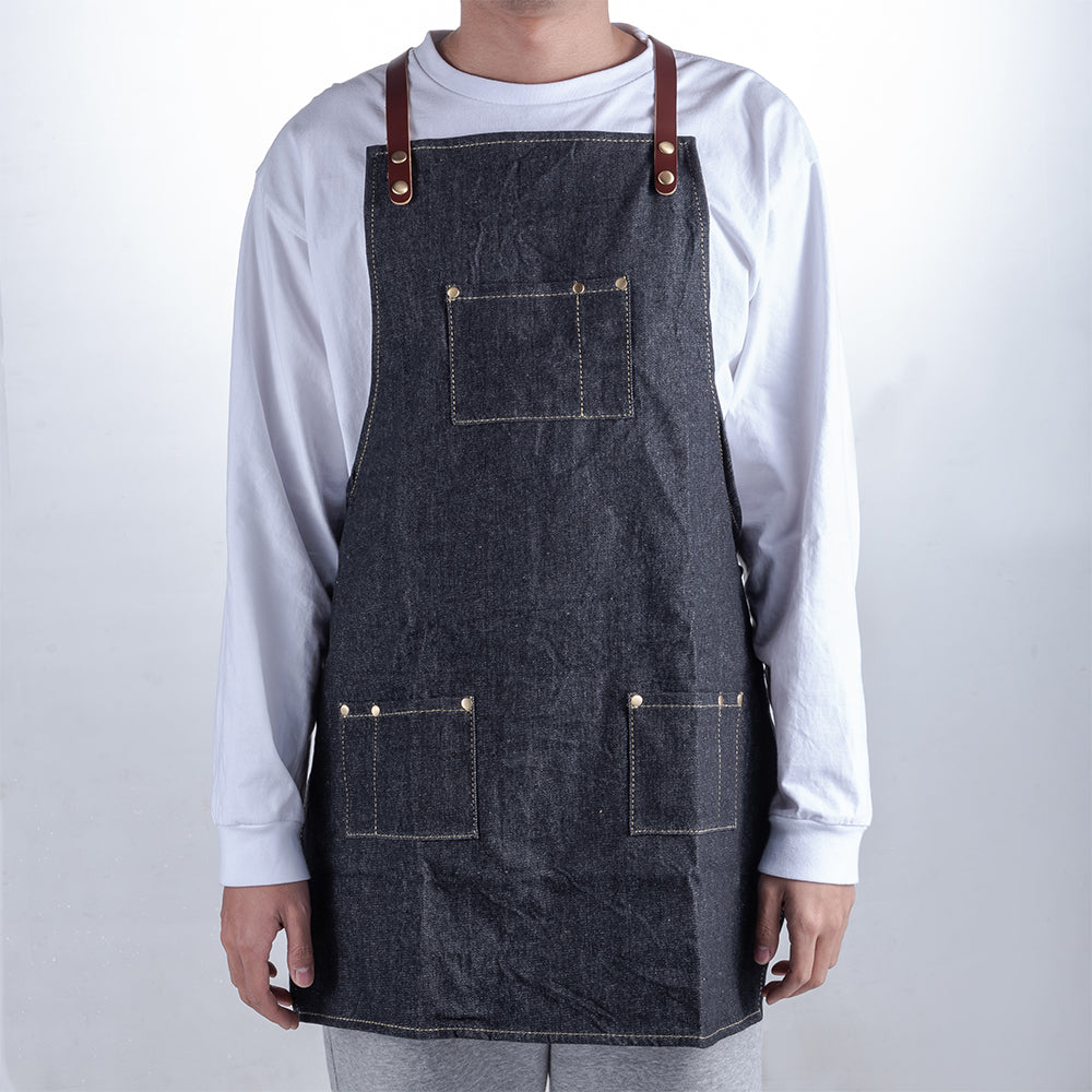 Schürze mit Lederriemen