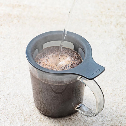 Tasse en verre avec filtre à café